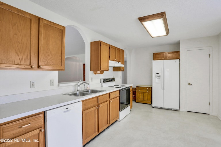 Photo 6 of 29 - 536 Cozybrook Ln, Fleming Island, FL 32003