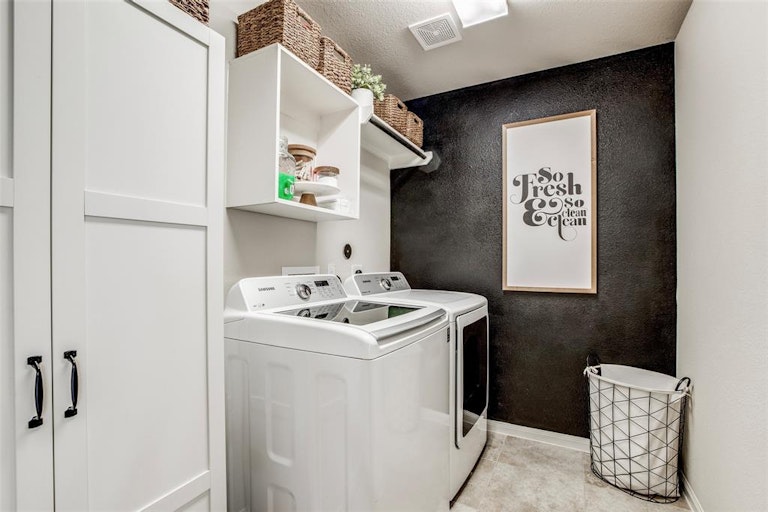 Photo 28 of 34 - 9315 Mystic Falls Ln, Humble, TX 77396