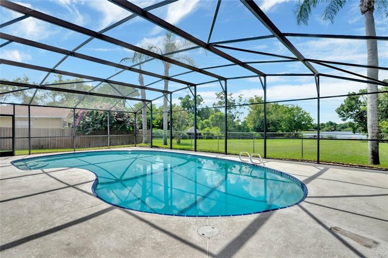 Photo 30 of 43 - 540 S Triplet Lake Dr, Casselberry, FL 32707