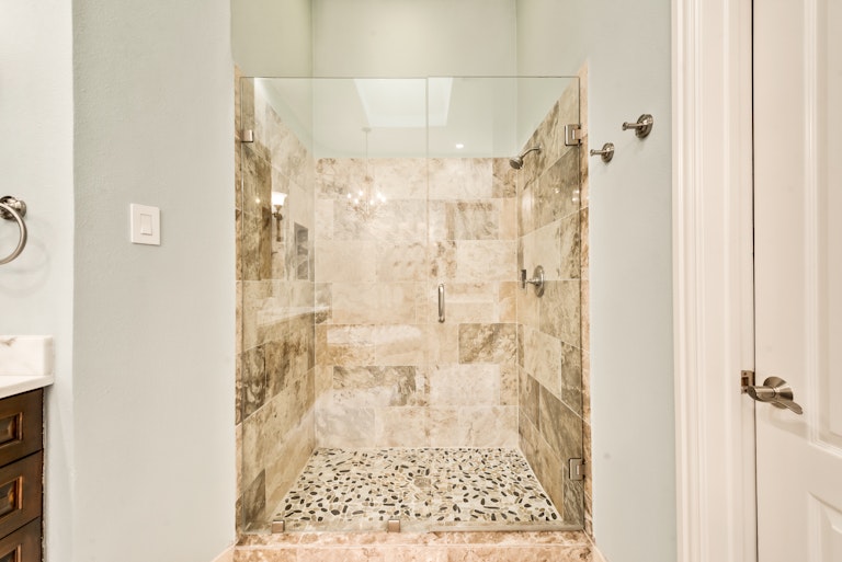 Photo 18 of 27 - 212 Hollywood Dr, Coppell, TX 75019