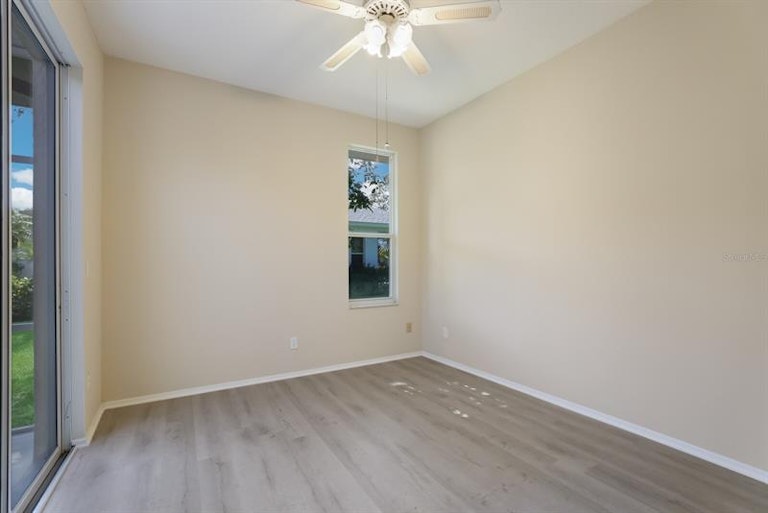 Photo 19 of 28 - 5706 Stone Pointe Dr, Sarasota, FL 34233