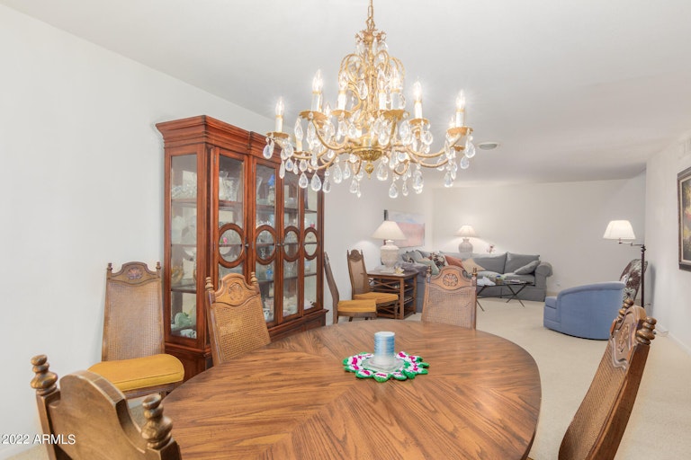 Photo 13 of 32 - 10424 E Cinnabar Ave, Scottsdale, AZ 85258