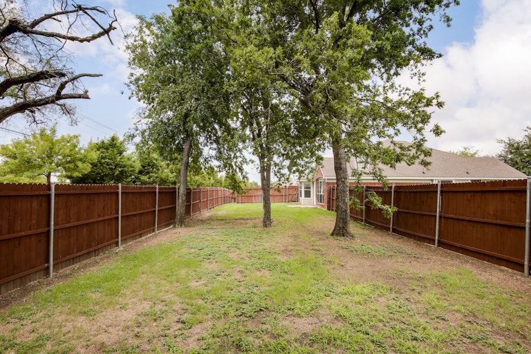 Photo 26 of 26 - 1804 Athena Dr, Lancaster, TX 75134