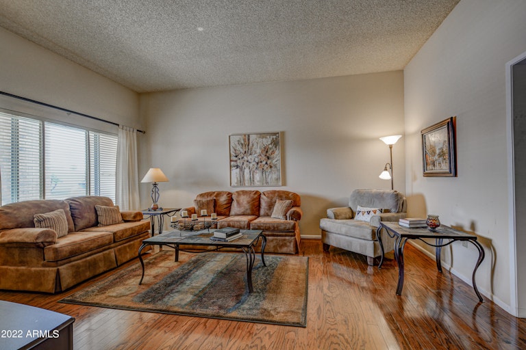 Photo 10 of 32 - 14444 N Lakeforest Dr, Sun City, AZ 85351