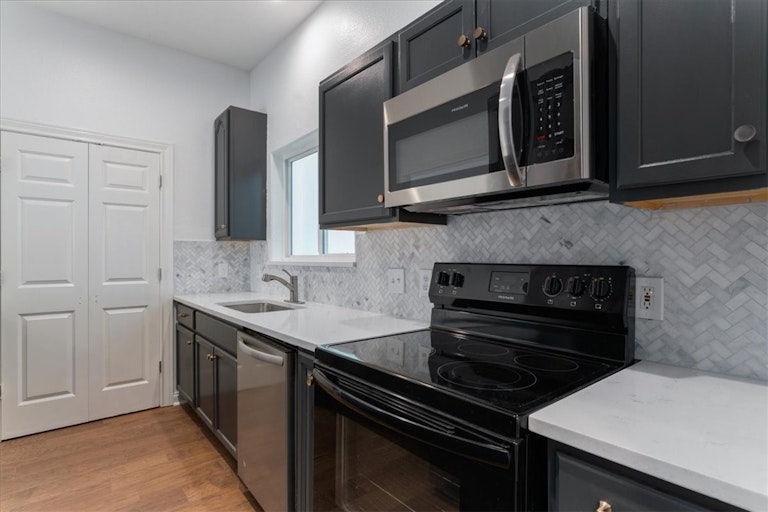 Photo 10 of 34 - 411 Seawind, Lakeway, TX 78734