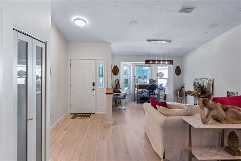 Photo 18 of 71 - 4263 Prairie View Dr S, Sarasota, FL 34232