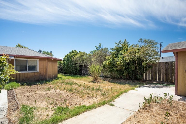 Photo 6 of 56 - 1150 Nickel Ln, Yuba City, CA 95991