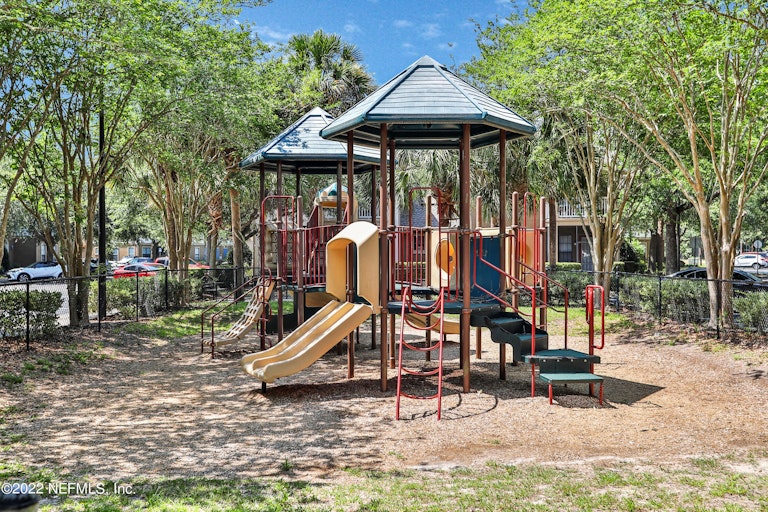 Photo 26 of 31 - 12700 Bartram Park Blvd #328, Jacksonville, FL 32258