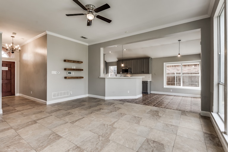 Photo 10 of 20 - 5424 Pebble Ct, McKinney, TX 75070