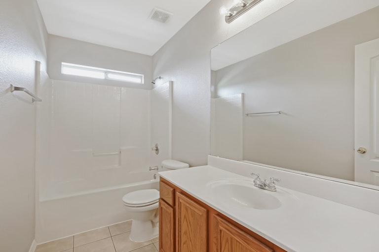 Photo 18 of 26 - 225 Brandi Ridge Dr, Midlothian, TX 76065