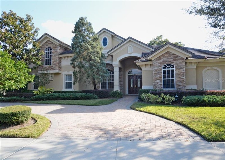 Photo 1 of 25 - 4505 Old Carriage Trl, Oviedo, FL 32765