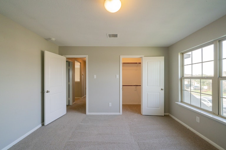 Photo 26 of 36 - 14030 Brunswick Place Dr, Houston, TX 77047