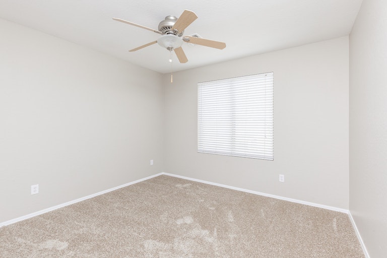 Photo 16 of 26 - 17833 W Maui Ln, Surprise, AZ 85388