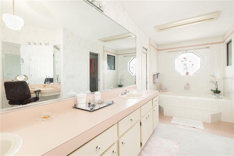 Photo 31 of 44 - 1299 Masada Ln, Spring Hill, FL 34608
