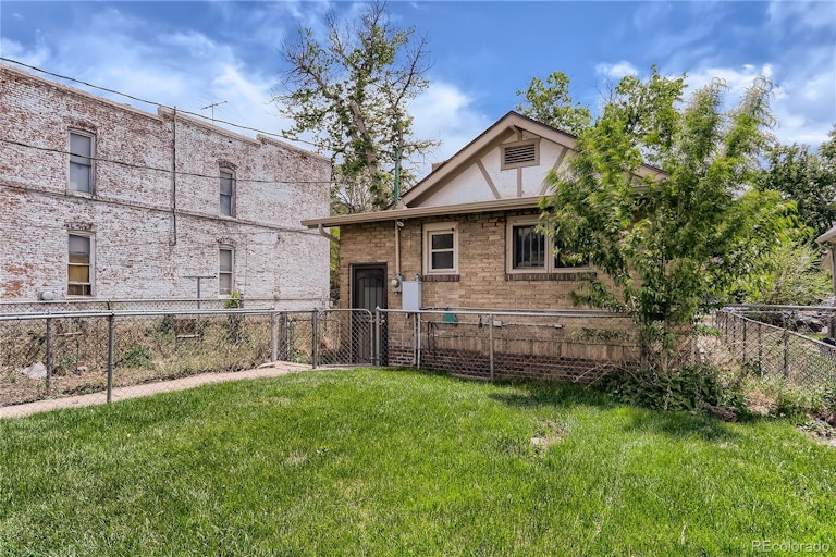 Photo 11 of 14 - 131 W Byers Pl, Denver, CO 80223