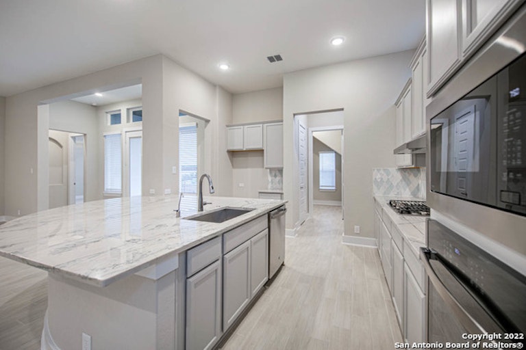 Photo 6 of 36 - 105 Vamanos, Boerne, TX 78006