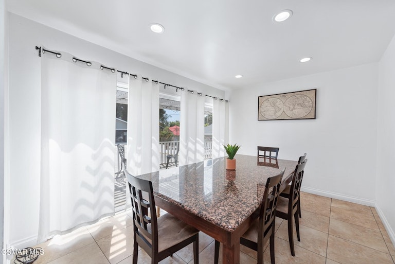 Photo 23 of 54 - 982 E Janss Rd, Thousand Oaks, CA 91360