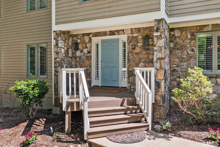 Photo 2 of 66 - 124 Fawn Ridge Rd, Chapel Hill, NC 27516