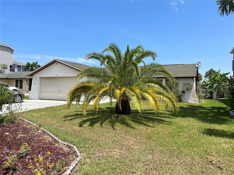 Photo 2 of 25 - 7431 Islander Ln, Hudson, FL 34667