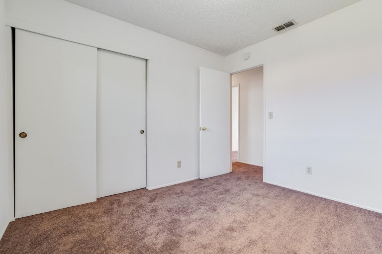 Photo 27 of 36 - 4636 Baywind Dr, Sacramento, CA 95838