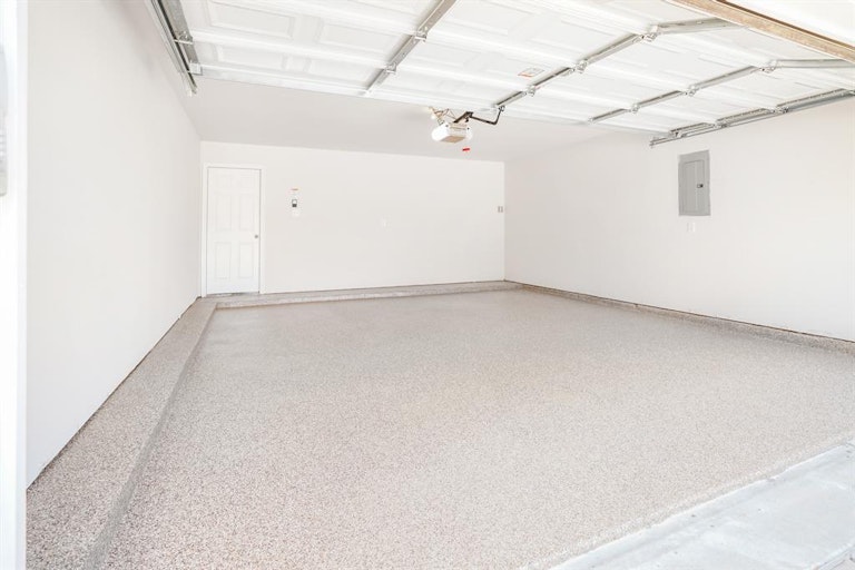 Photo 9 of 42 - 403 Mystic Glen Loop, Kingwood, TX 77339