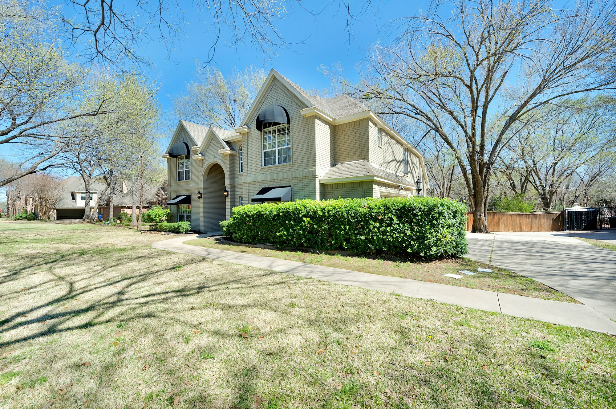 Photo 1 of 38 - 5705 Pleasant Run Rd, Colleyville, TX 76034