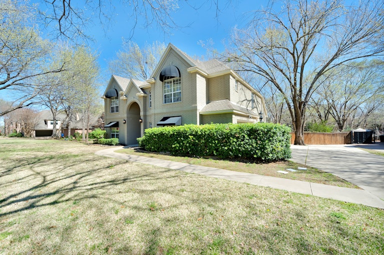 Photo 1 of 38 - 5705 Pleasant Run Rd, Colleyville, TX 76034