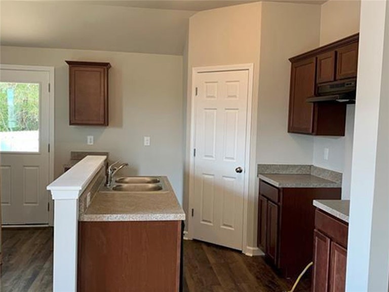 Photo 5 of 27 - 1220 Thea Cv, New Braunfels, TX 78130