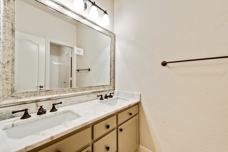 Photo 23 of 27 - 212 Hollywood Dr, Coppell, TX 75019