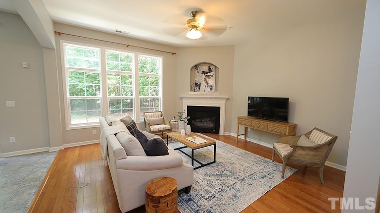Photo 7 of 29 - 230 Beringer Pl, Chapel Hill, NC 27516
