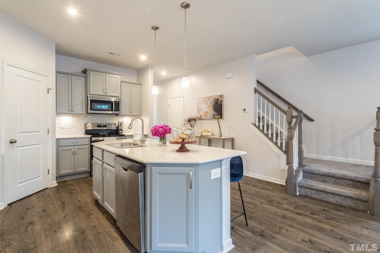 Photo 11 of 30 - 3700 Buffaloe Rd, Raleigh, NC 27604