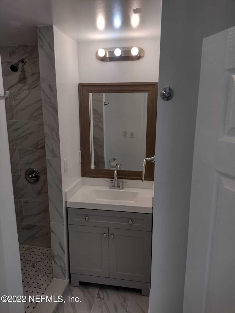 Photo 9 of 22 - 1071 Chapeau Rd, Jacksonville, FL 32211