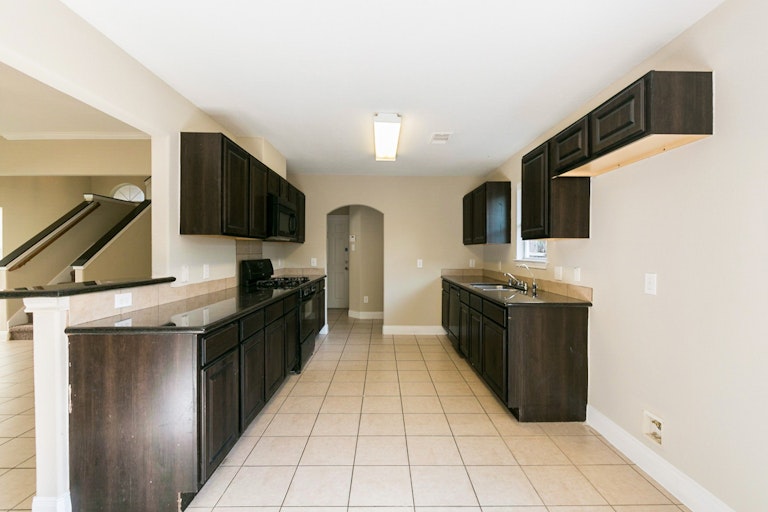 Photo 2 of 24 - 5602 Post Oak Manor Dr, Houston, TX 77085