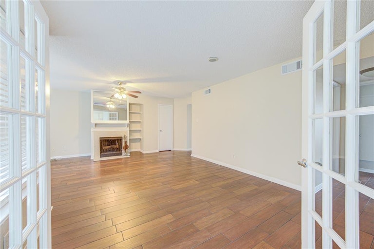Photo 27 of 37 - 12200 Overbrook Ln #31A, Houston, TX 77077