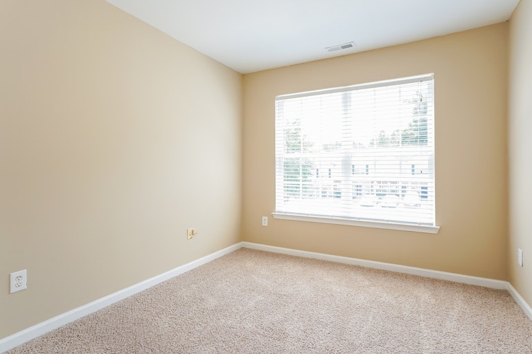 Photo 17 of 25 - 1810 Eagle Beach Ct, Raleigh, NC 27610