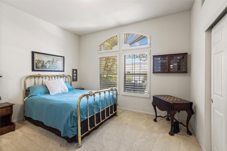 Photo 18 of 35 - 2421 Walnut Oaks Ln, Carmichael, CA 95608