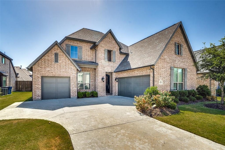 Photo 2 of 40 - 10556 Wintergreen Dr, Frisco, TX 75035