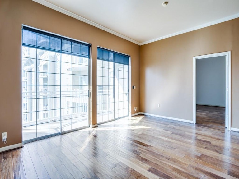 Photo 8 of 33 - 3225 Turtle Creek Blvd #1429, Dallas, TX 75219