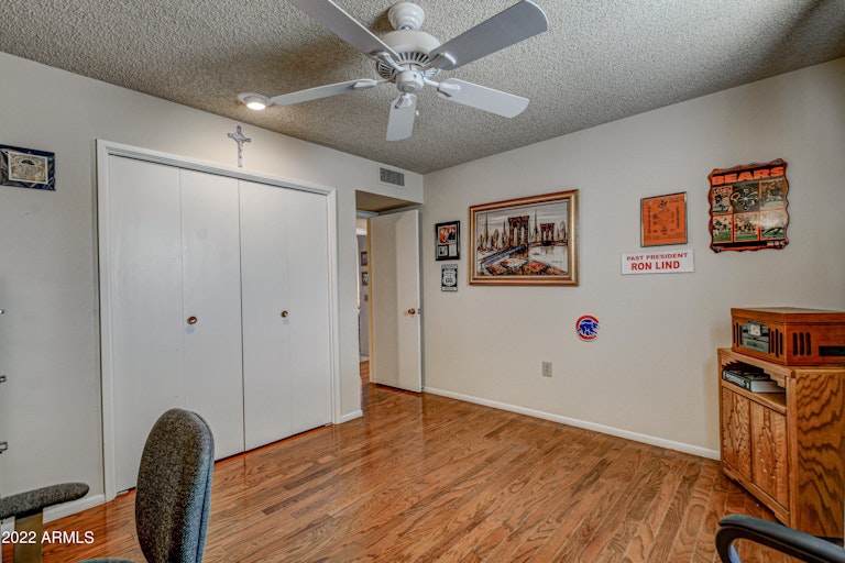 Photo 18 of 32 - 14444 N Lakeforest Dr, Sun City, AZ 85351