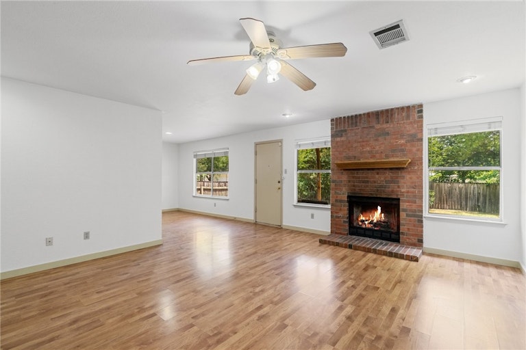 Photo 5 of 30 - 8801 Piney Creek Bnd, Austin, TX 78745