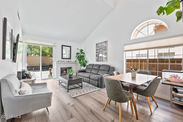 Photo 14 of 40 - 4891 Lazio Way, Oak Park, CA 91377