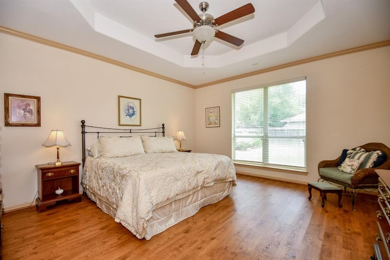 Photo 17 of 34 - 7702 Flax Dr, Houston, TX 77071
