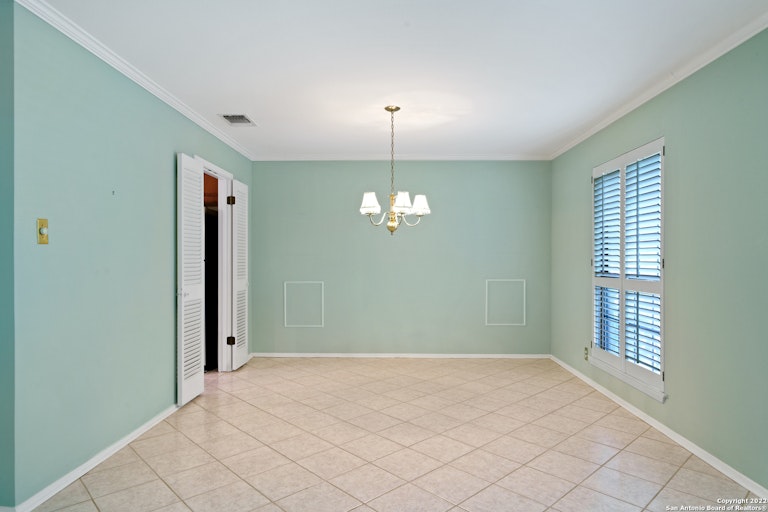 Photo 5 of 29 - 2035 Morning Dove St, San Antonio, TX 78232