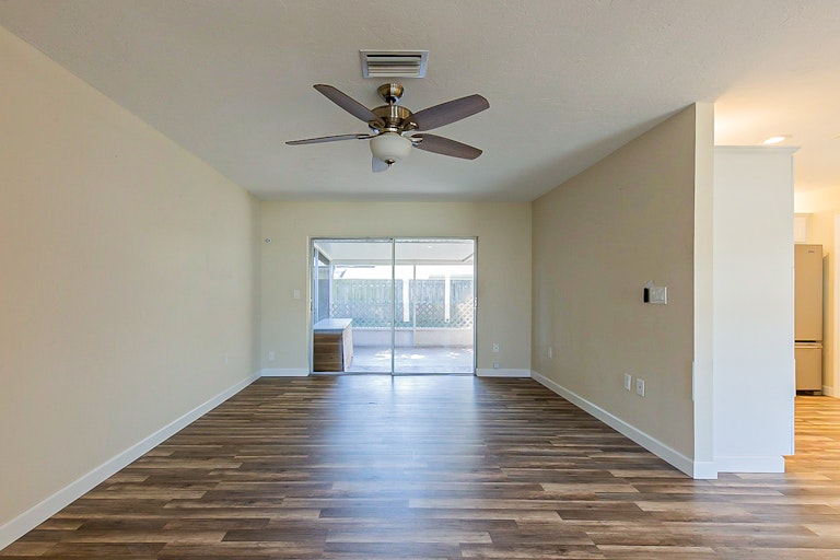 Photo 10 of 26 - 4033 Sandpointe Dr, Bradenton, FL 34205