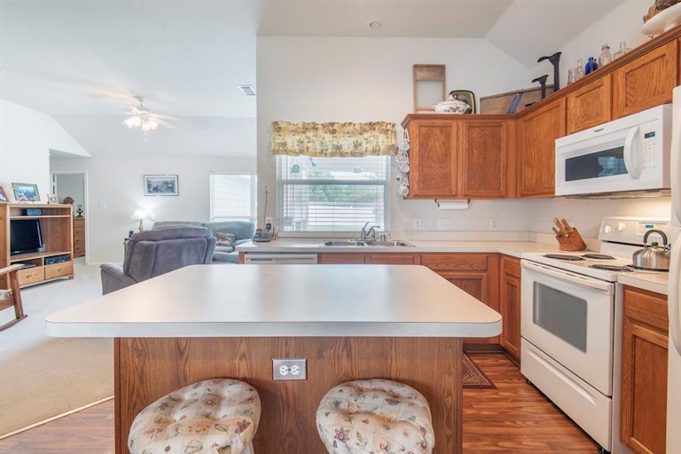 Photo 9 of 24 - 505 Hilltop Dr, Anna, TX 75409