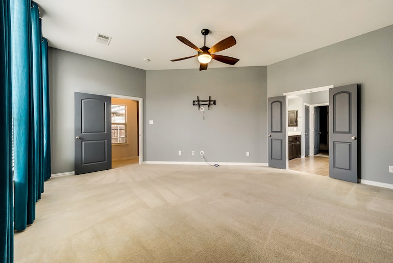 Photo 15 of 29 - 8121 Mountain Cedar Dr, Fort Worth, TX 76131