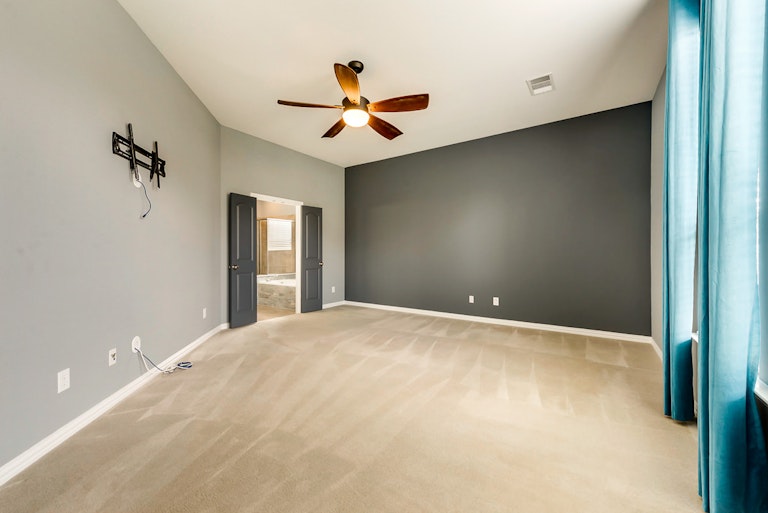 Photo 14 of 29 - 8121 Mountain Cedar Dr, Fort Worth, TX 76131