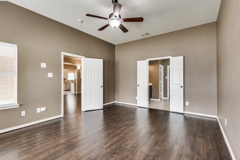 Photo 21 of 24 - 1226 Long Leaf Dr, Savannah, TX 76227