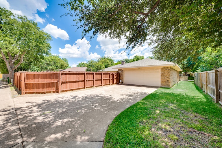 Photo 26 of 26 - 2805 Teakwood Ln, Plano, TX 75075
