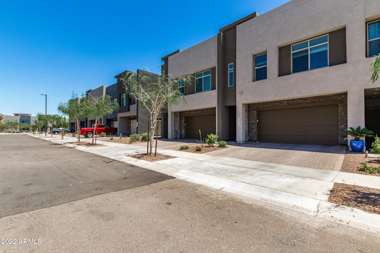 Photo 37 of 49 - 1973 W Kinfield Trl, Phoenix, AZ 85085